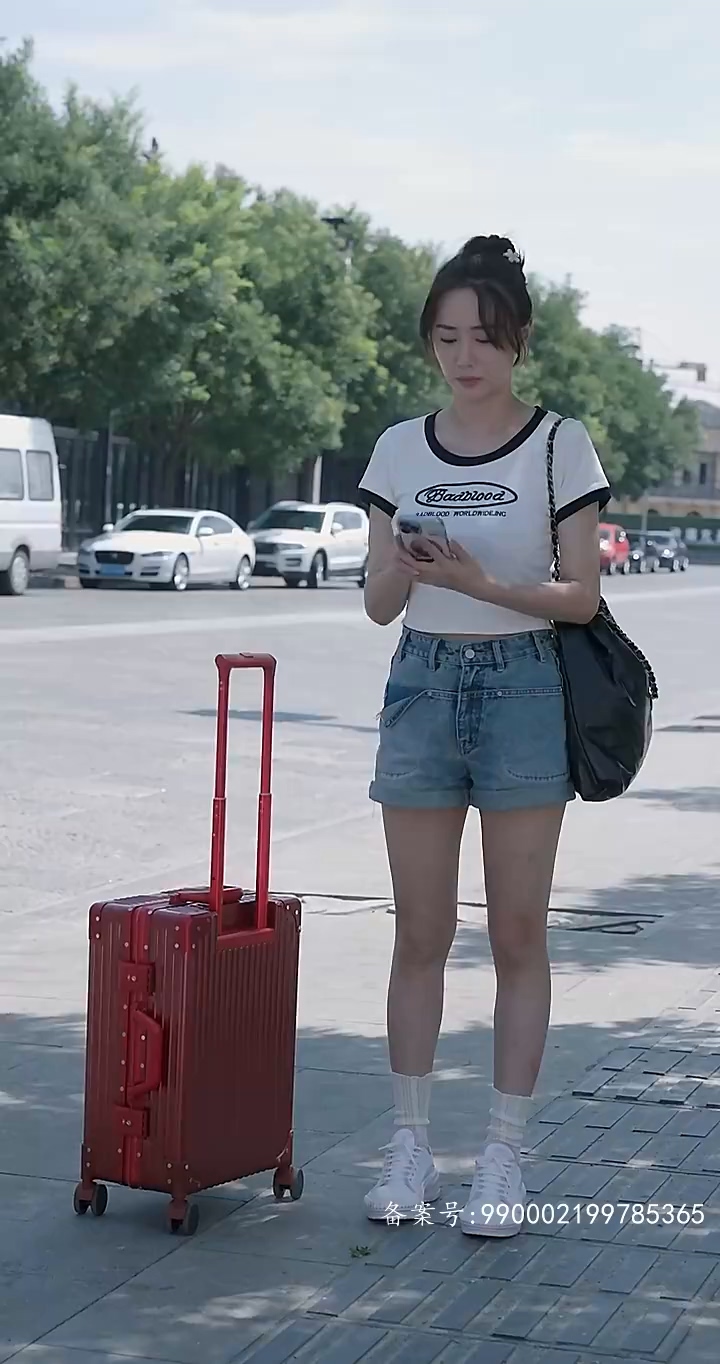 退婚后，她被财阀大佬娇养了海报图